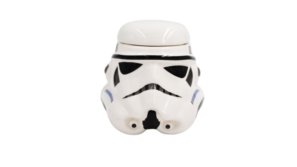 Darth Vader 3D Mug – Join the Dark Side! Feel the power of the Force every morning with this Darth Vader 3D Mug. A must-have collectible for any Star Wars fan — sleek, glossy and powerful just like the Sith Lord himself! ✅ 3D sculpted ceramic mug ✅ Premium black glossy finish ✅ ☕ 400 ml | 🧼 Hand