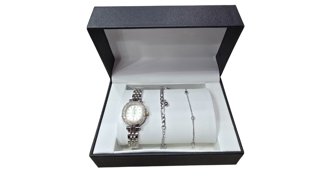 Silver Women’s Watch with Double Bracelet Set – Minimalist Collection