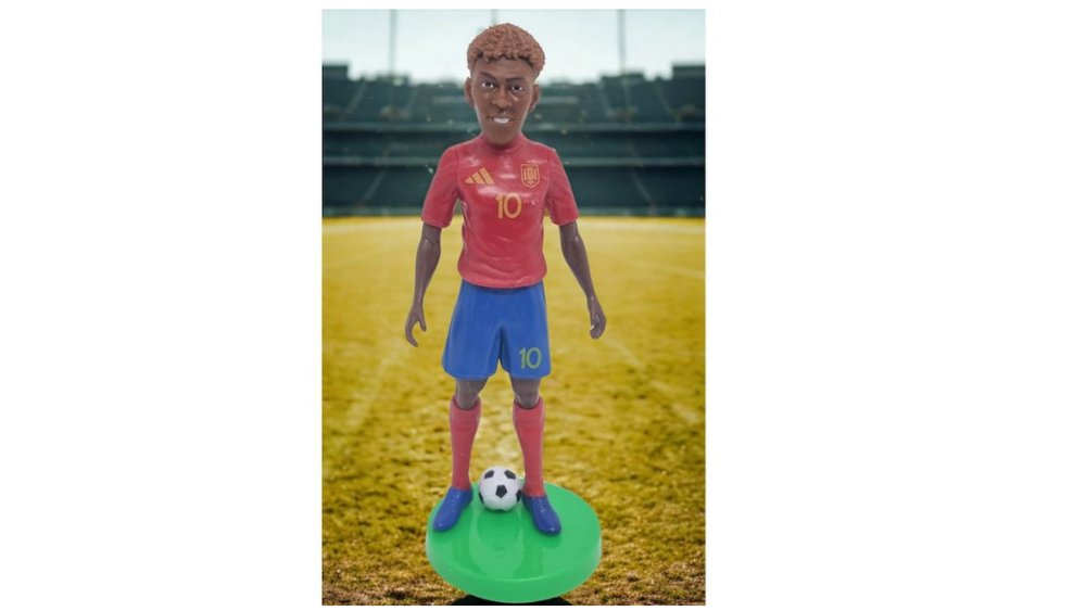 Lamine Yamal 2026 World Cup Figure – Collectible Soccer Player Toy (15cm)
